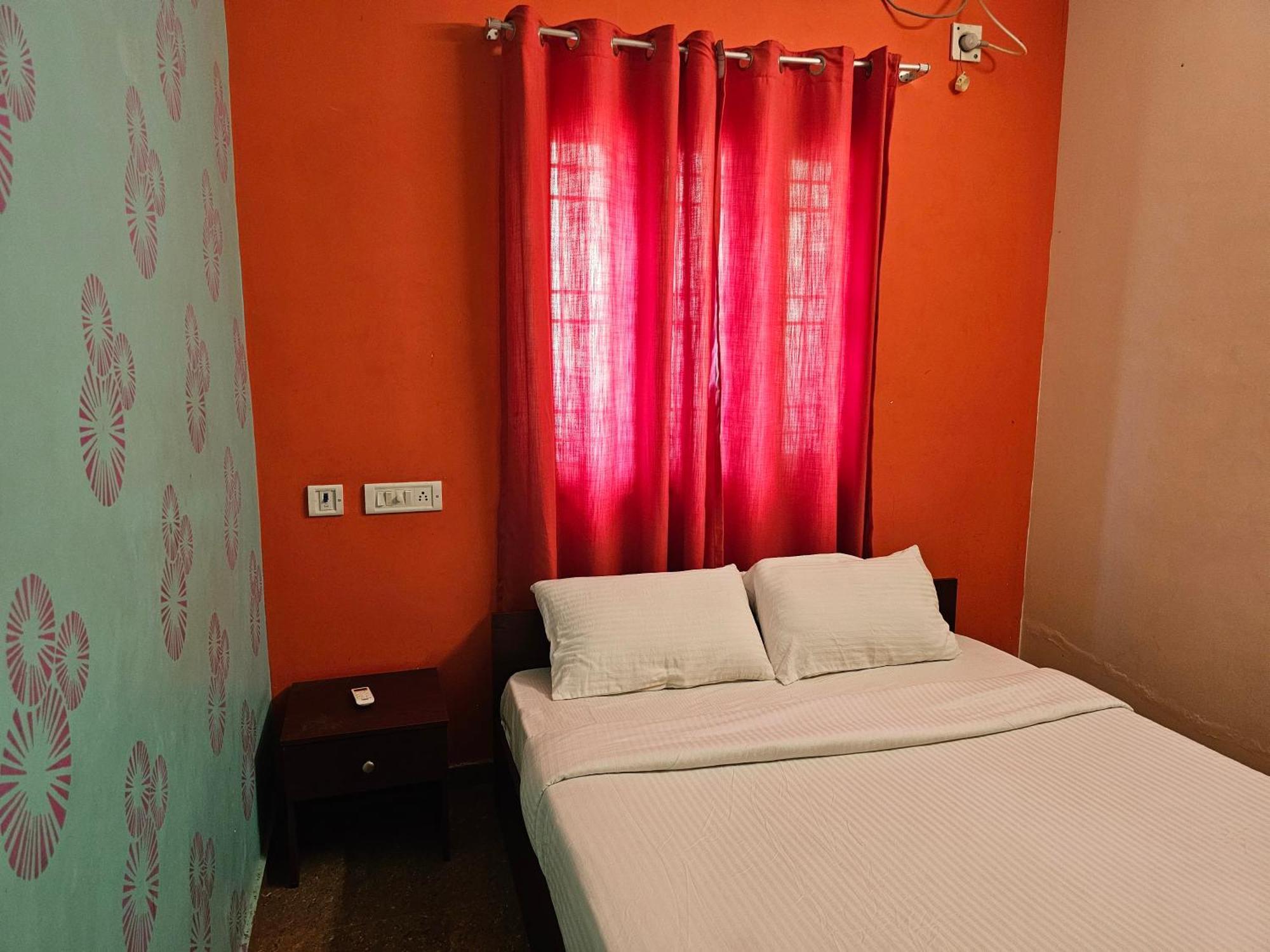 Shri Sai Balavany Residency Пондичерри Экстерьер фото